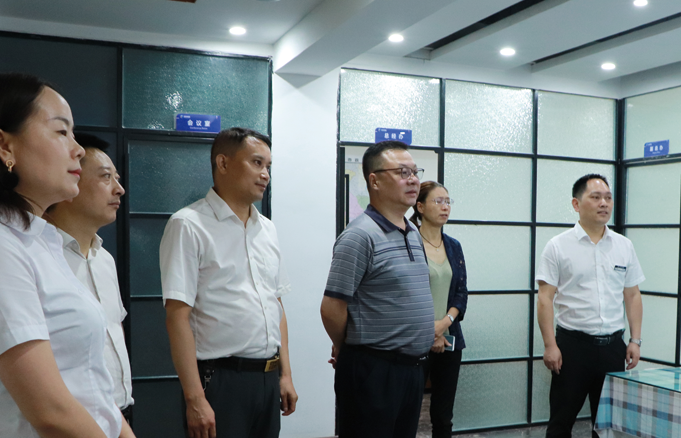 陜西省委統(tǒng)戰(zhàn)部處長趙健一行 領導蒞臨德隆調(diào)研指導工作